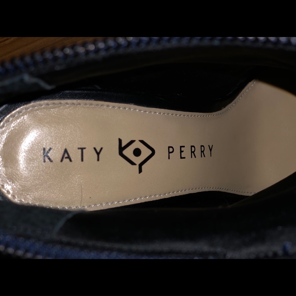 Katy Perry versatile heeled boots/ booties size 6